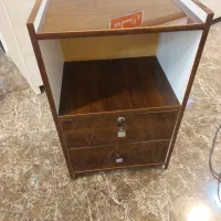 فایل کشو دار کنار میزی