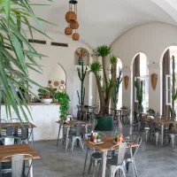 سالن کار|استخدام خدمات فروشگاه و رستوران|تهران, سعادتآباد|دیوار