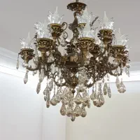 لوستر برنج ۱۶ شعله لاله نگین دار