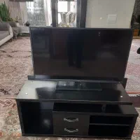 میز وتلویزیون پنل شکسته