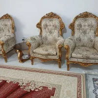 ۲دست مبل، سلطنتی و راحتی، یکجا فروخته میشود.