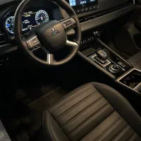 میتسوبیشی اوتلندر hلاین فول کامل دو تا کار2023|خودرو سواری و وانت|تهران, درختی|دیوار