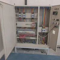 سیم کشی وتعمیرات و عیب یابی تابلو برق سه وتک فاز