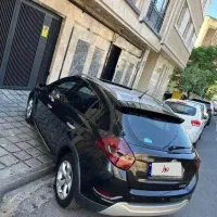 برلیانس ۳۲۰ کراس موتور بزرگ