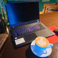 لبتاپ ایسر تراول میت