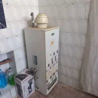 آبگرمکن دیواری نسبتا نو