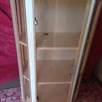 ویترین شش ضلعی فلزی