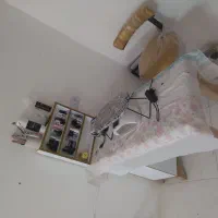 تعدادی وسایل ناخن وسالن زیبایی.|آرایشگاه و سالنهای زیبایی|بم, |دیوار