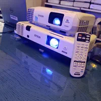 فروش ویدئو پروژکتور های حرفه ای با گارانتی