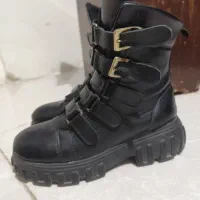 بوت و نیم بوت|کیف، کفش، کمربند|هشتگرد, مدرس|دیوار