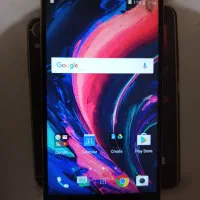 دو عدد گوشی اچ تی سی با حافظه 64 رم 4و ایسوس