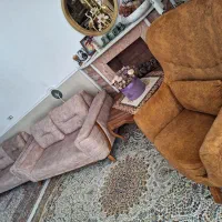 مبل ۸ نفره با میز وسط و گل میز