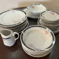 ظروف پذیرایی کریستال والتر و...|کلکسیون اشیاء عتیقه|رشت, منظریه|دیوار