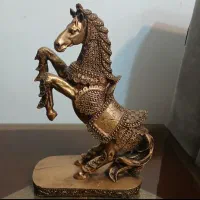 مجسمه اسب