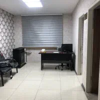 آپارتمان-اداری-برروی-خیابان-جنب-بیمارستان-و-بانک