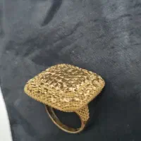 مقداری طلا