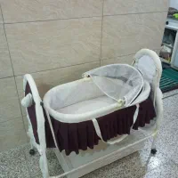 گهواره متحرک نوزاد
