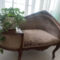 میز تلفن ودوعدد صندلی میزبان