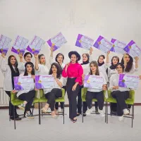 آموزش کاشت ناخن (صفر تا پیشرفته) با مدرک رسمی *