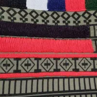 کلا میدوزم فقط تپه ای|لباس|سراوان, |دیوار