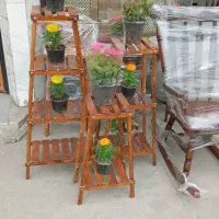 تعدادی ساعت واستندولوازم چوبی