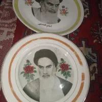 بشقاب چینی تزئینی مزین به عکس امام خمینی|کلکسیون اشیاء عتیقه|قم, چهار مردان|دیوار