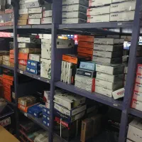 کارگر برای فروشگاه لوازم یدکی کامیون