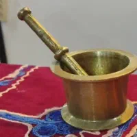 هاونک قدیمی سالم|کلکسیون اشیاء عتیقه|نور, |دیوار