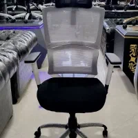 صندلی پشت توری