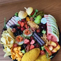 تدریس خصوصی زبان و اماده کردن پک صبحانه تولدبچه ها