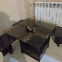 یک میز جلو مبلی ۴تکه با ۳میزوصندلی عسلی