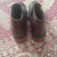 نیم بوت زنانه|کیف، کفش، کمربند|شیراز, لب آب|دیوار