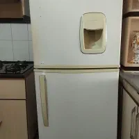 یخچال نیم فریزر