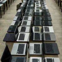 پخش کننده لپتاپ به قیمت امارات تک و عمده باضمانت