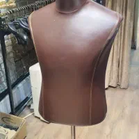 مانکن،رگال،چوب لباسی،چراغ سقفی و ریلی