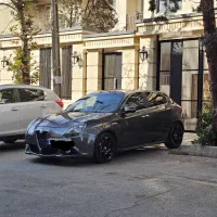 آلفا رومئو جولیتا بدون رنگ