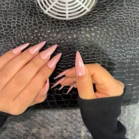 آموزش کاشت ناخن