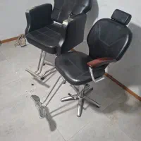 ۲ عدد صندلی در حد|آرایشگاه و سالن‌های زیبایی|مشهد, راهنمایی|دیوار