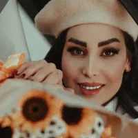 خدمات میکاپ و شنیون عروس، همراهی و زلف محلی|خدمات آرایشگری و زیبایی|شیراز, حافظیه|دیوار