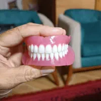 دندان‌ مصنوعی طرح لمینت لبخندی زیبا