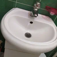 روشویی به همراه آیینه و جا صابونی و...