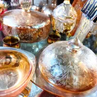 ظروف بسیار زیبا و آنتیک  خیلی خیلی قدیمی|کلکسیون اشیاء عتیقه|لاهیجان, جمهوری|دیوار