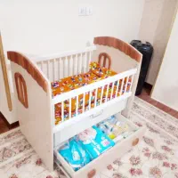 تخت بچه گهواره ای|تخت و صندلی بچه|کرج, آق تپه|دیوار