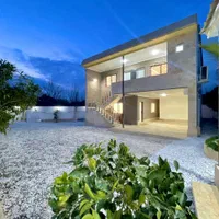 ویلادوبلکس دوطبقه مجزا.مناسب برای زندگی دائم