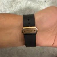 ساعت هابلوت|ساعت|شیراز, غدیر جنوبی|دیوار