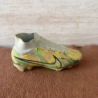 کفش فوتبال سایز ۳۷