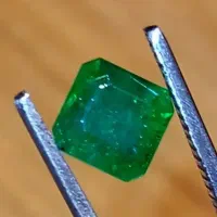 زمرد پنجشیر افغانستان 1.70 قیراط vivid green