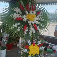 گل مراسم ترحیم  با گل آرایی لاکچر ارزان‌تر از همجا