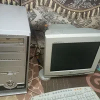 کامپیوتر با کیس وکیبوزد