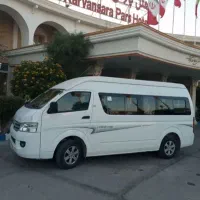 هایس وانادربستی ،مسافرت سرویس